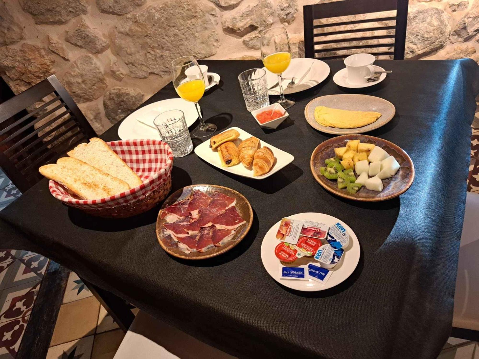 Concejo Hospederia Hotel Valoria la Buena Bagian luar foto
