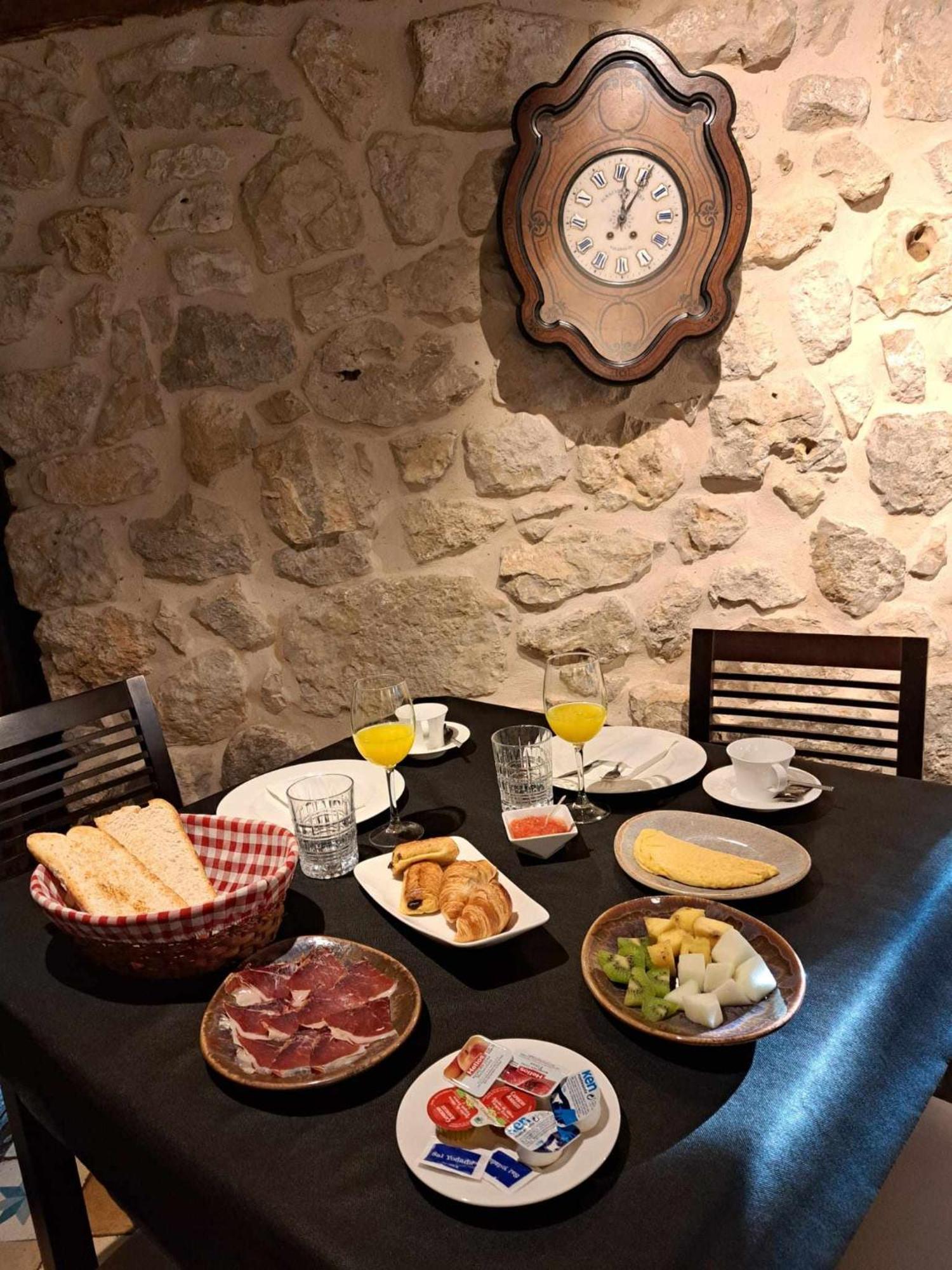 Concejo Hospederia Hotel Valoria la Buena Bagian luar foto