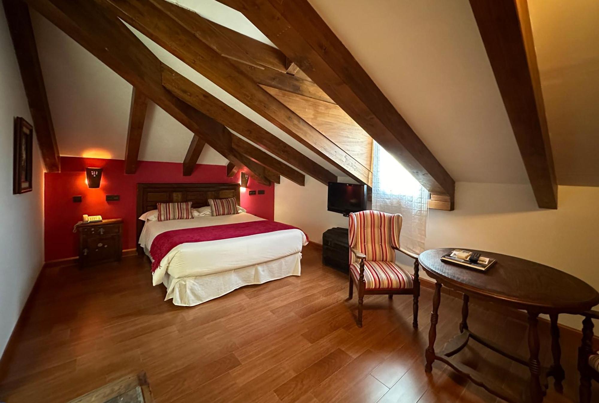 Concejo Hospederia Hotel Valoria la Buena Bagian luar foto