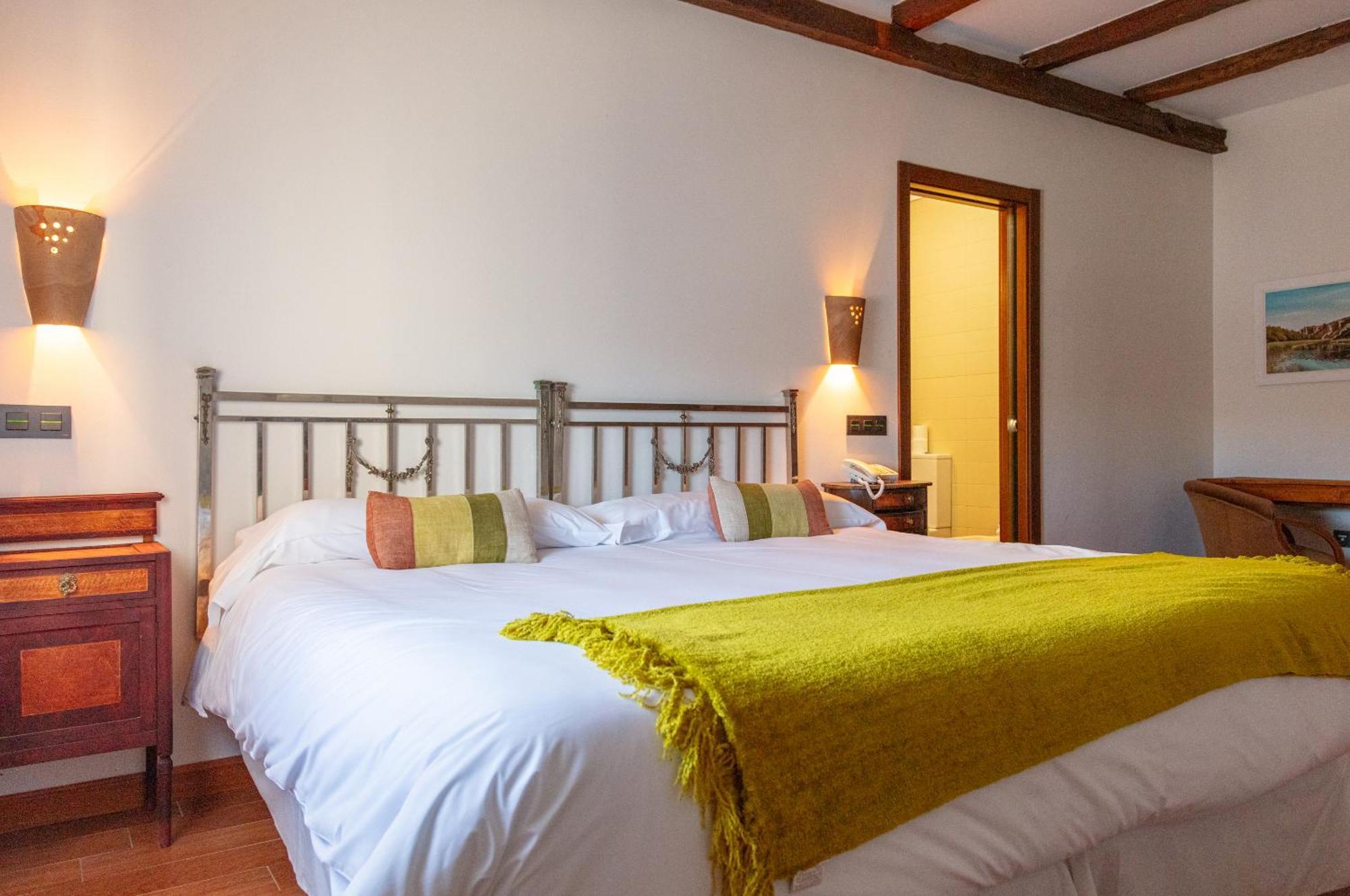 Concejo Hospederia Hotel Valoria la Buena Bagian luar foto
